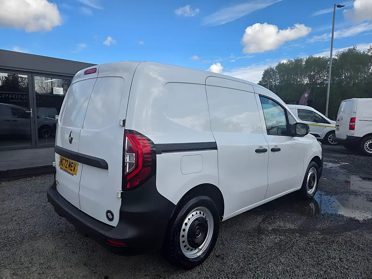 Used 2023 Renault Kangoo ML19 Start Mwb White - Interior and Exterior details 8