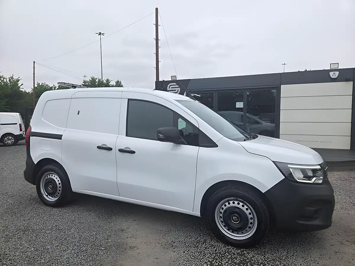 Used 2023 Renault Kangoo ML19 Start Mwb White - Front View