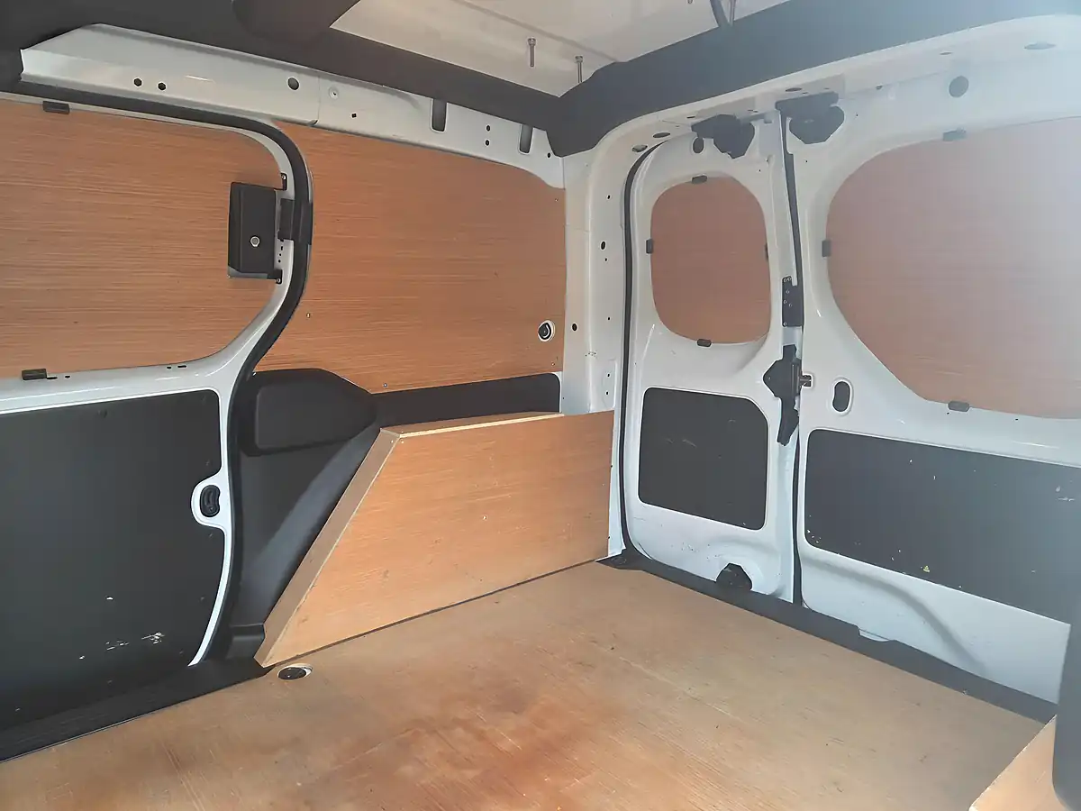 Used 2023 Renault Kangoo ML19 Start Mwb White - Interior and Exterior details 14