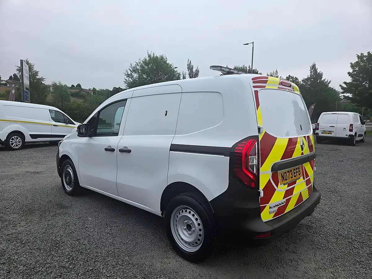 Used 2023 Renault Kangoo ML19 Start Mwb White - Interior and Exterior details 16