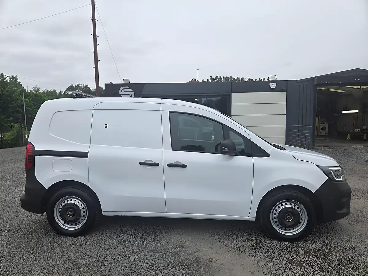 Used 2023 Renault Kangoo ML19 Start Mwb White - Interior and Exterior details 2