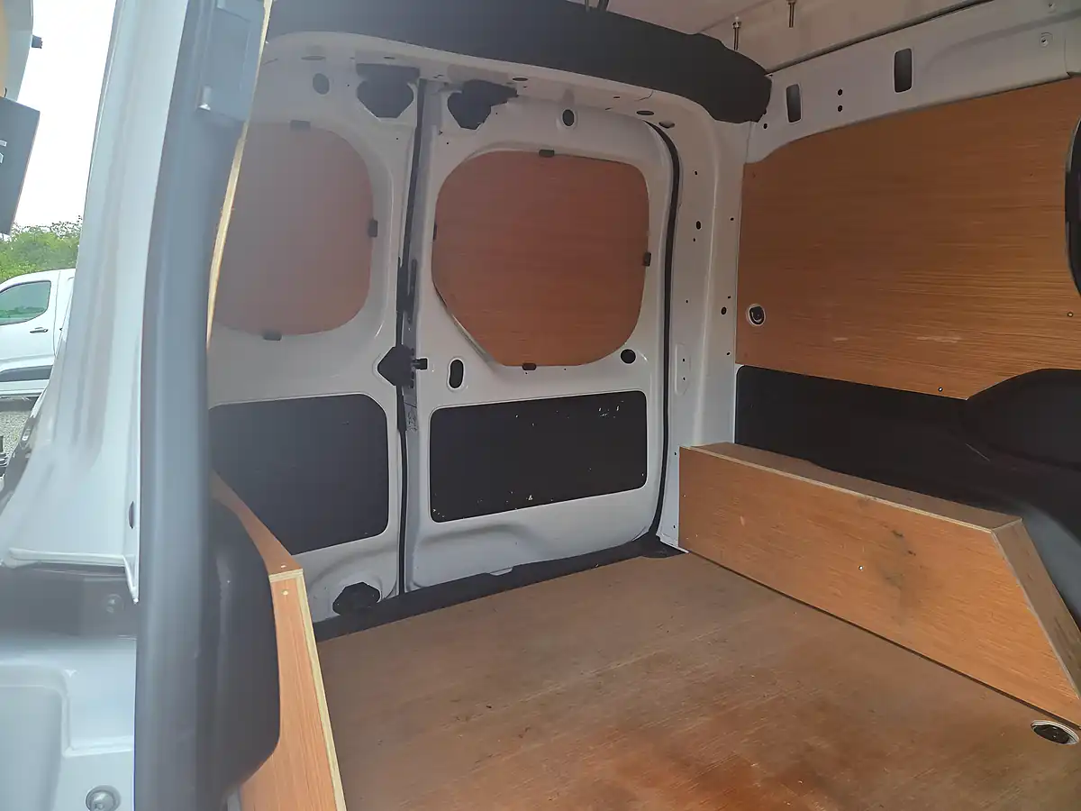 Used 2023 Renault Kangoo ML19 Start Mwb White - Interior and Exterior details 6