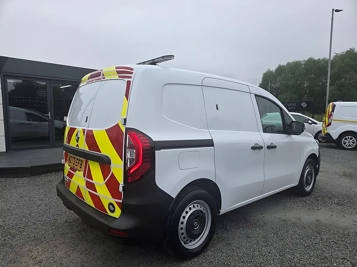 Used 2023 Renault Kangoo ML19 Start Mwb White - Interior and Exterior details 8