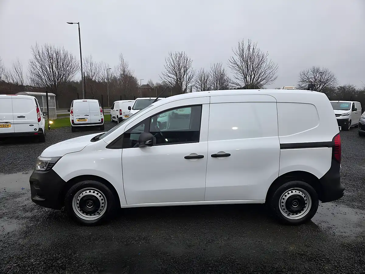 Used 2023 Renault Kangoo ML19 Start Mwb White - Interior and Exterior details 11