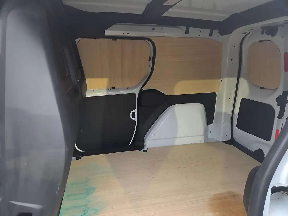 Used 2023 Renault Kangoo ML19 Start Mwb White - Interior and Exterior details 13