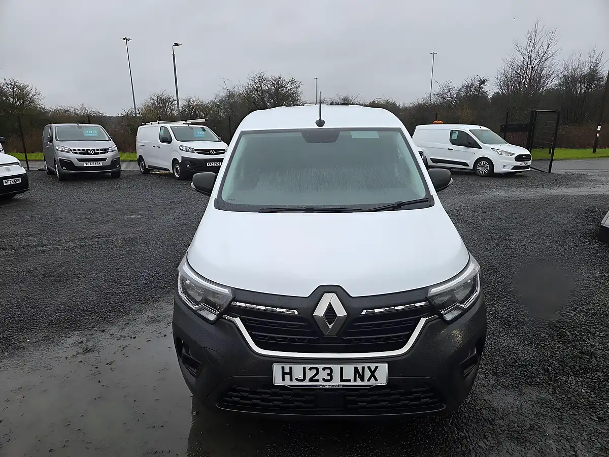 Used 2023 Renault Kangoo ML19 Start Mwb White - Interior and Exterior details 17