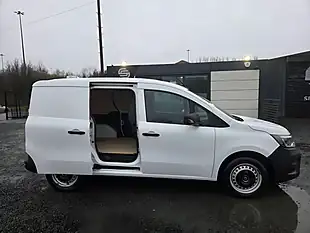 Used 2023 Renault Kangoo ML19 Start Mwb White - Interior and Exterior details 4