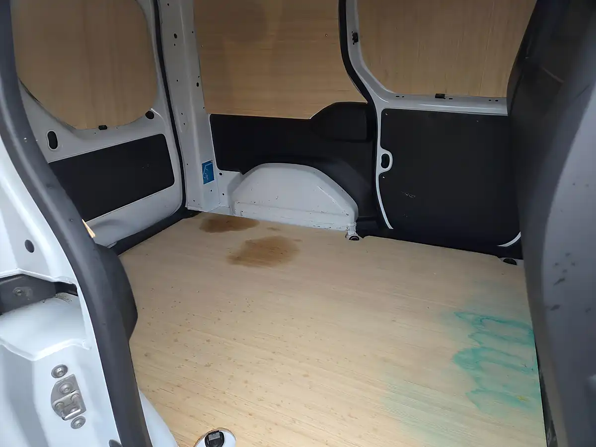 Used 2023 Renault Kangoo ML19 Start Mwb White - Interior and Exterior details 5
