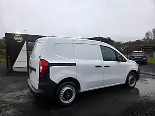 Used 2023 Renault Kangoo ML19 Start Mwb White - Interior and Exterior details 7