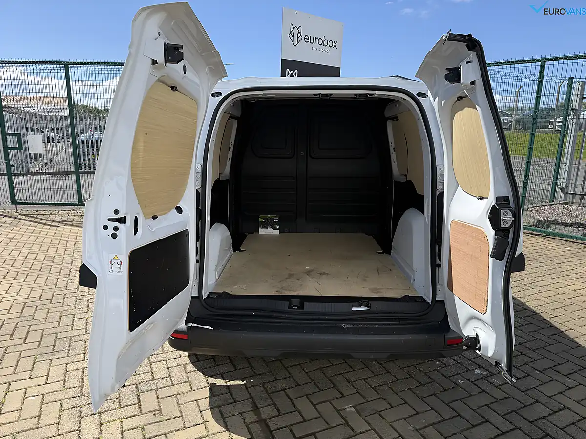 Used 2023 Renault Kangoo ML19 Start White - Interior and Exterior details 7