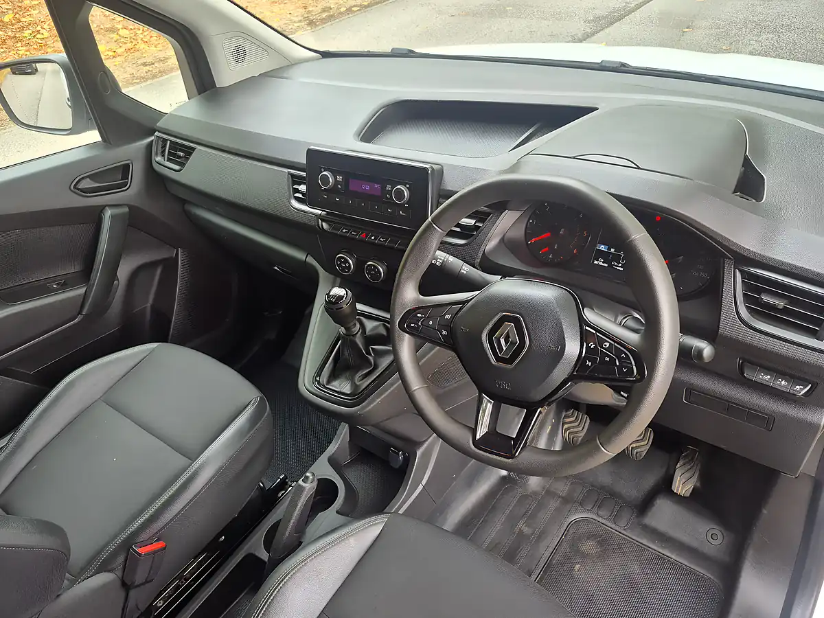 Used 2023 Renault Kangoo ML19 Start White - Interior and Exterior details 16