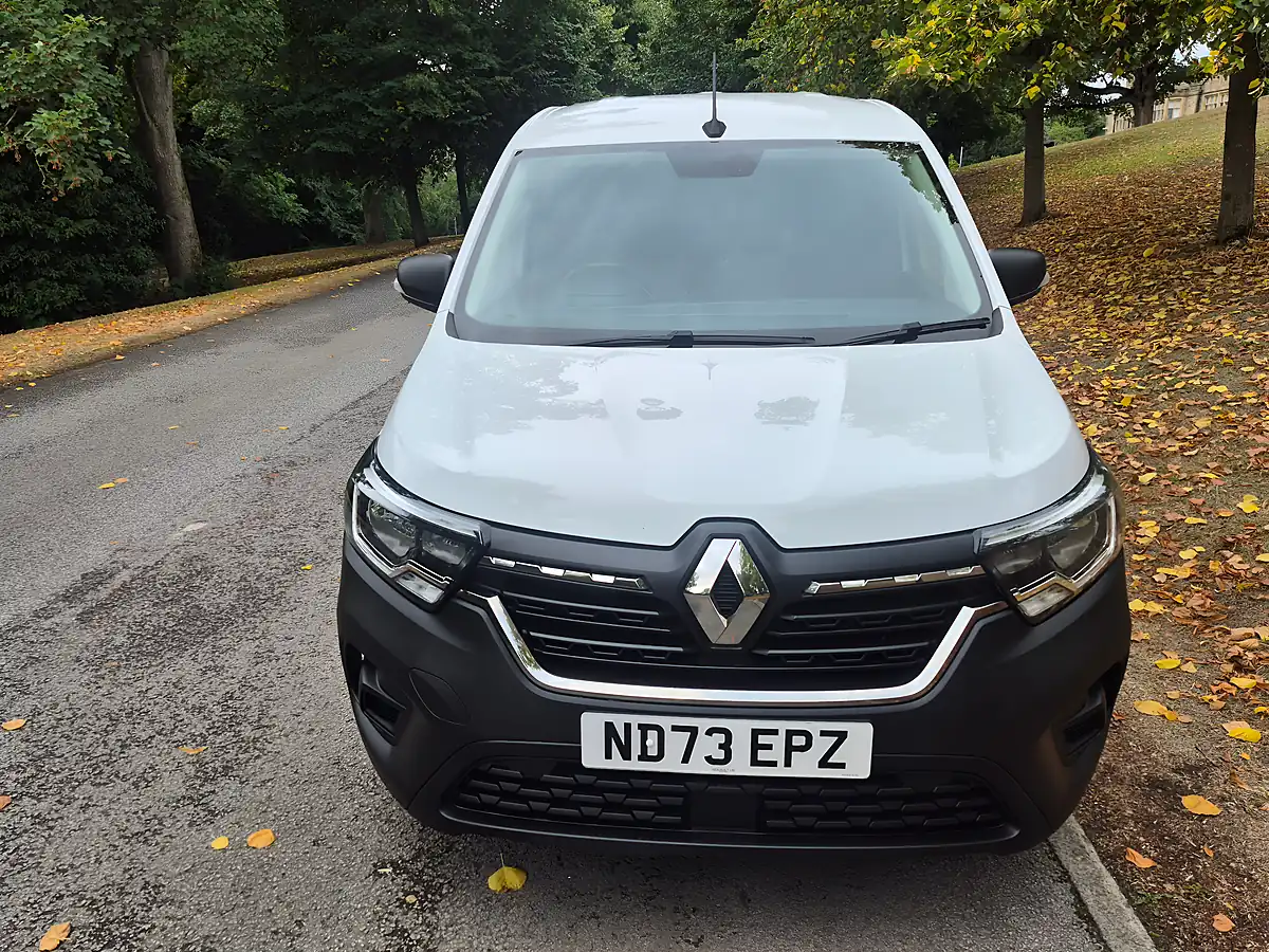 Used 2023 Renault Kangoo ML19 Start White - Interior and Exterior details 3