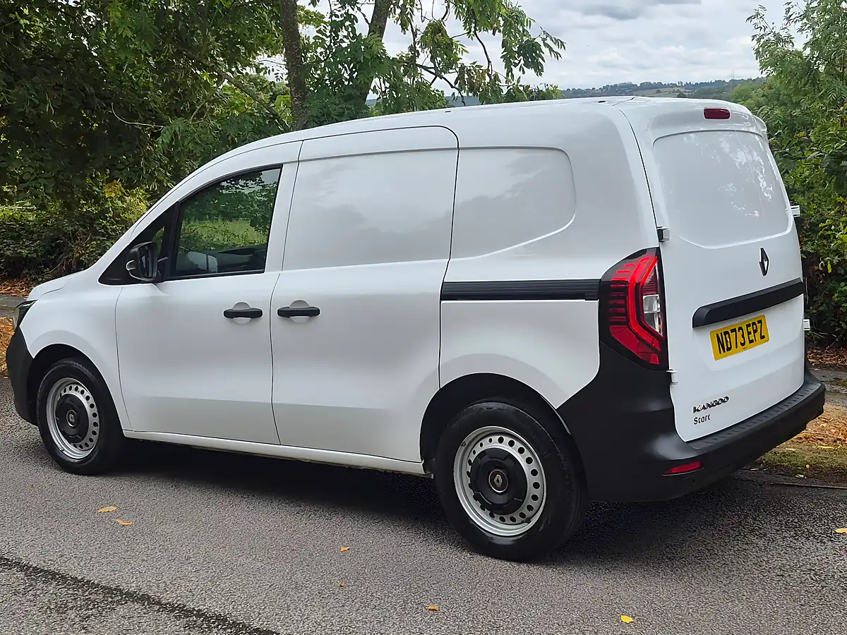 Used 2023 Renault Kangoo ML19 Start White - Interior and Exterior details 7