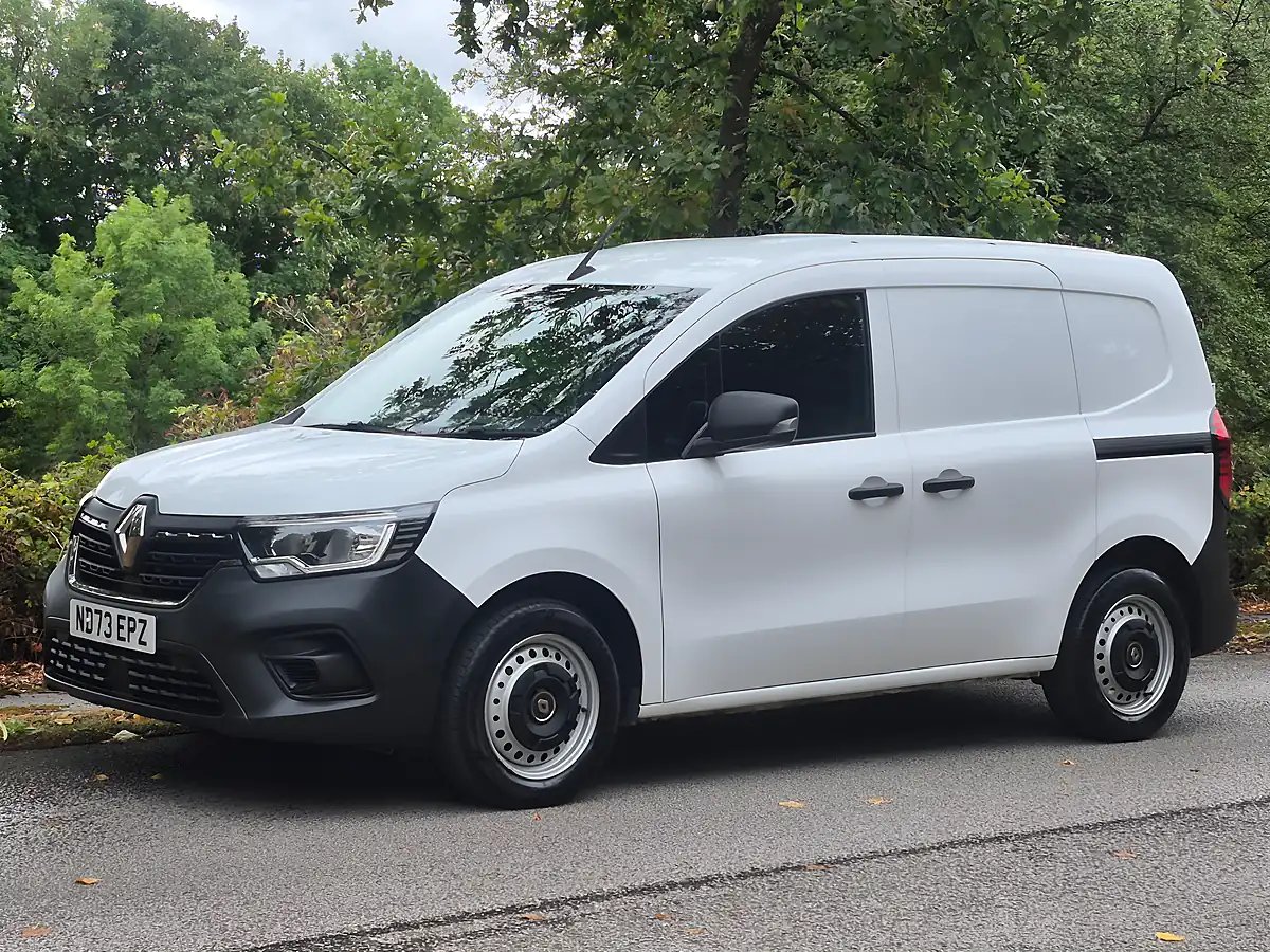 Used 2023 Renault Kangoo ML19 Start White - Interior and Exterior details 8