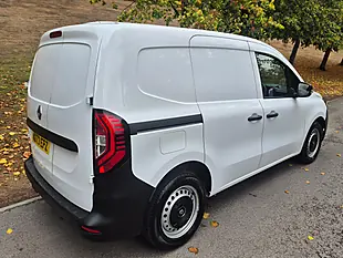 Used 2023 Renault Kangoo ML19 Start White - Interior and Exterior details 9