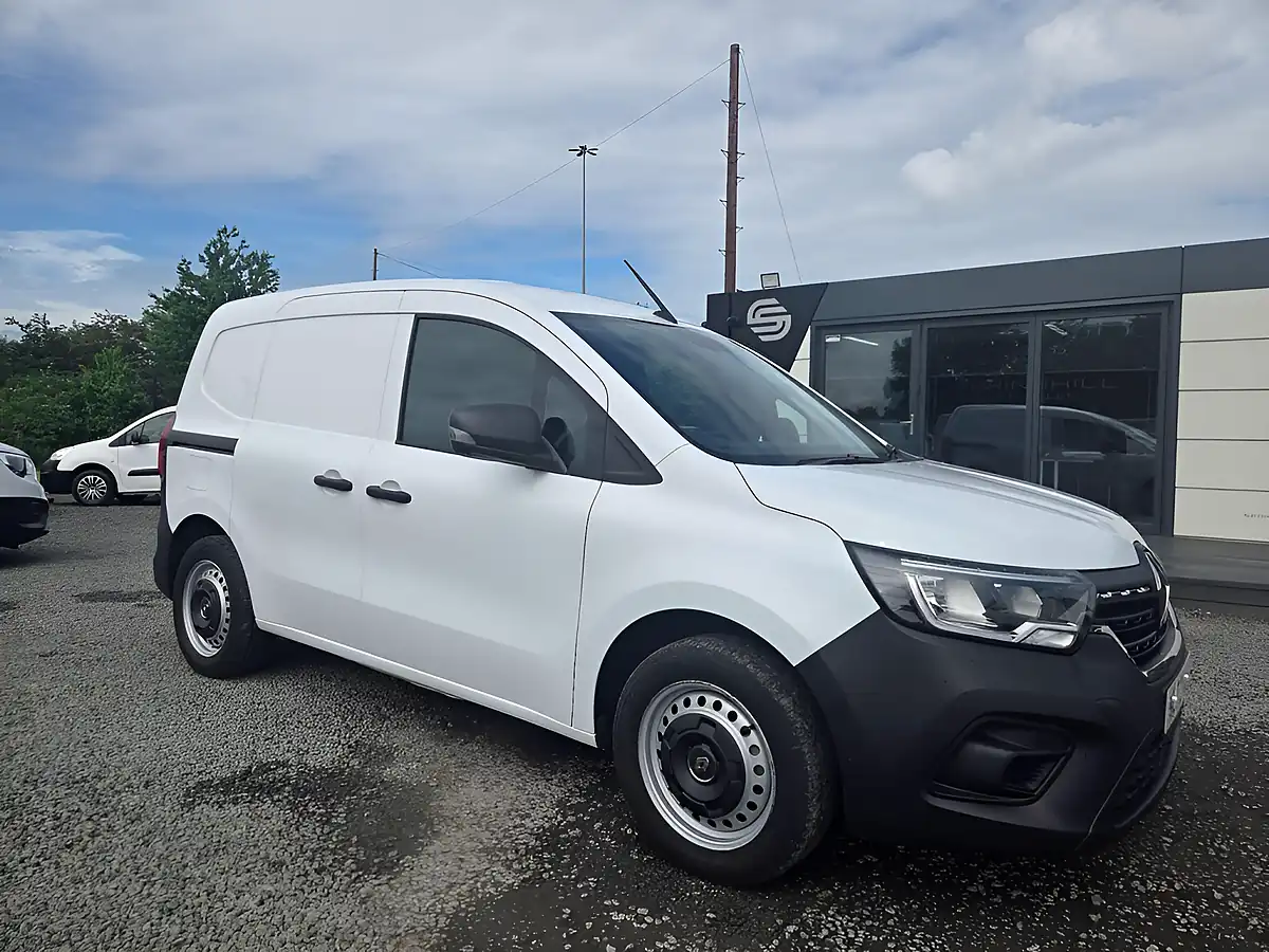 Used 2023 Renault Kangoo Start White - Front View