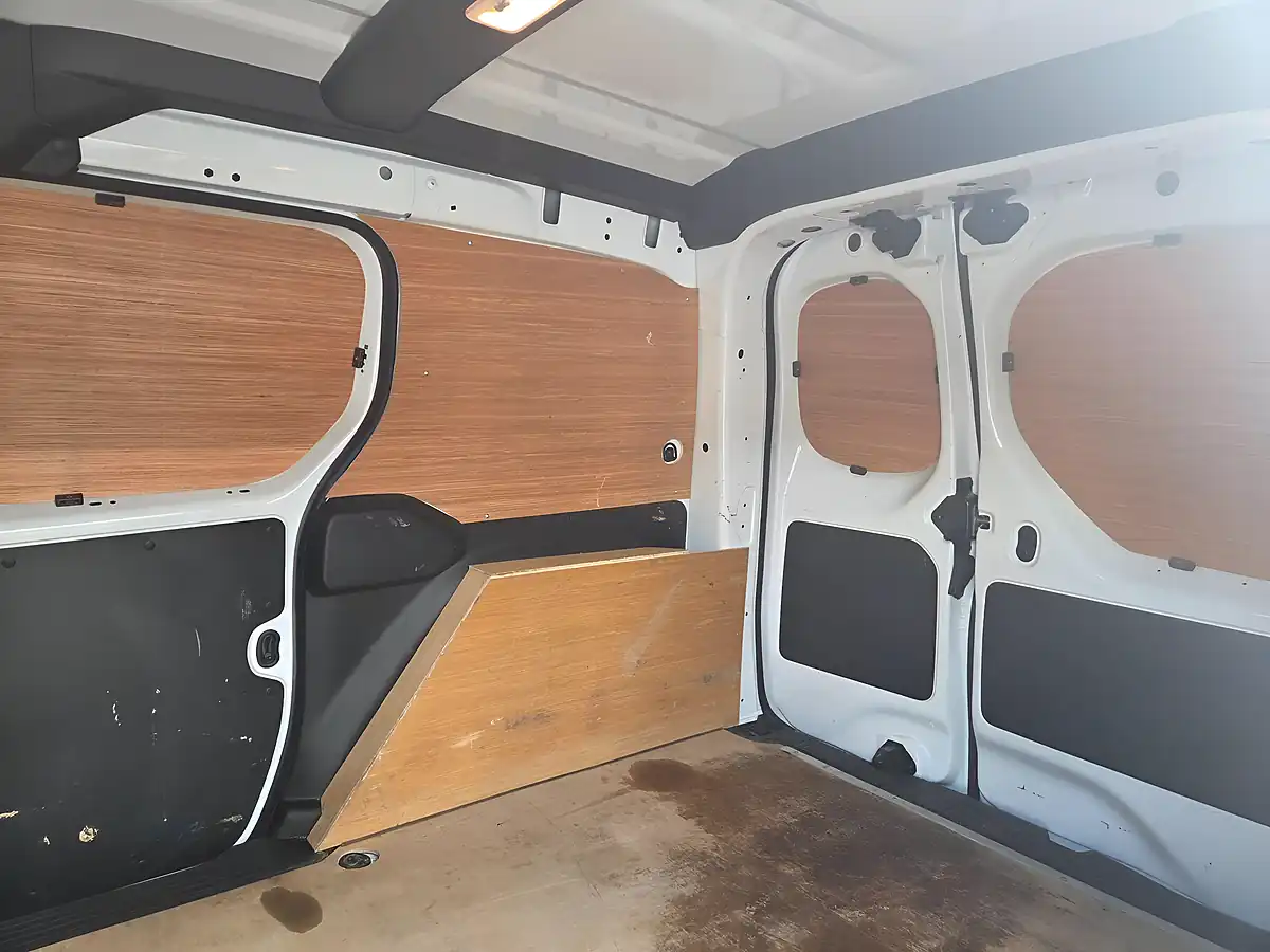 Used 2023 Renault Kangoo Start White - Interior and Exterior details 14