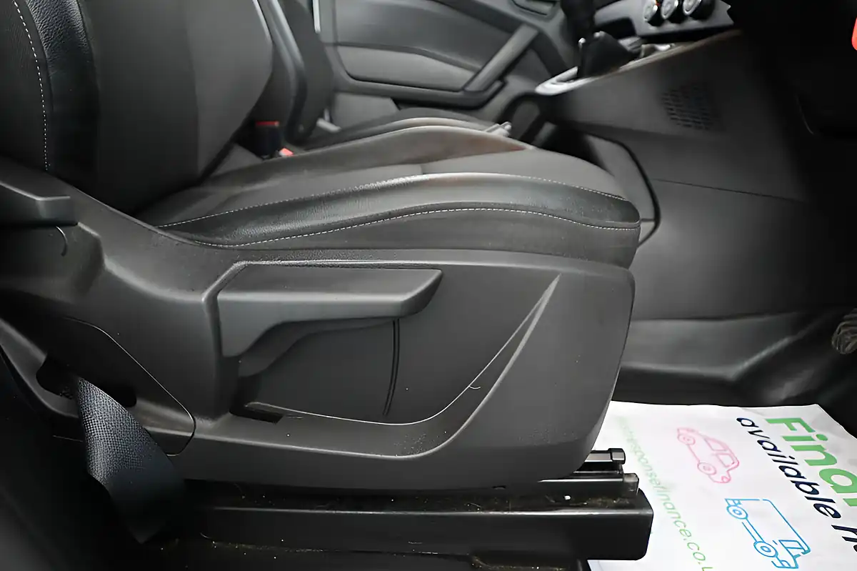 Used 2023 Renault Kangoo Start White - Interior and Exterior details 16