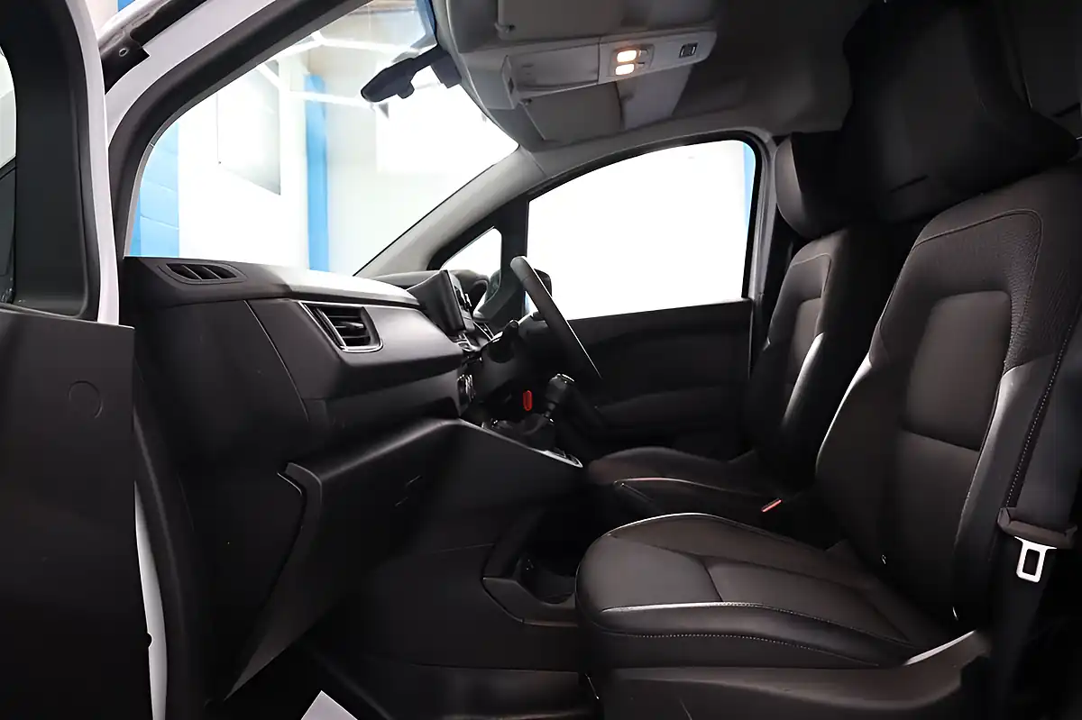 Used 2023 Renault Kangoo Start White - Interior and Exterior details 19