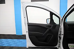 Used 2023 Renault Kangoo Start White - Interior and Exterior details 19