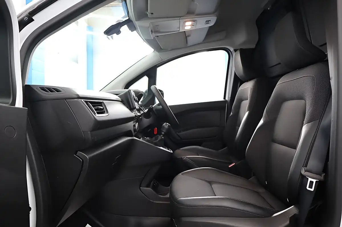 Used 2023 Renault Kangoo Start White - Interior and Exterior details 20