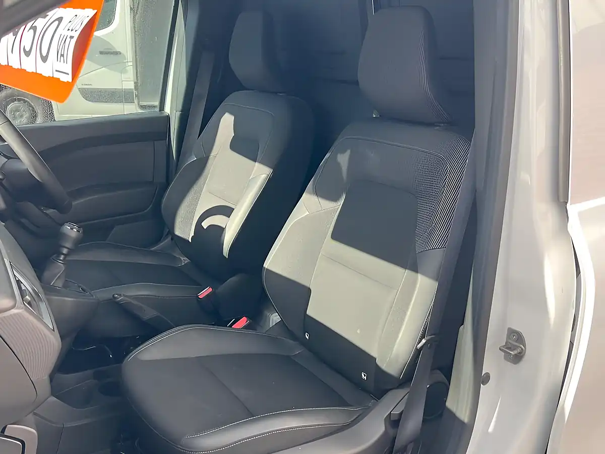 Used 2023 Renault Kangoo Start White - Interior and Exterior details 11