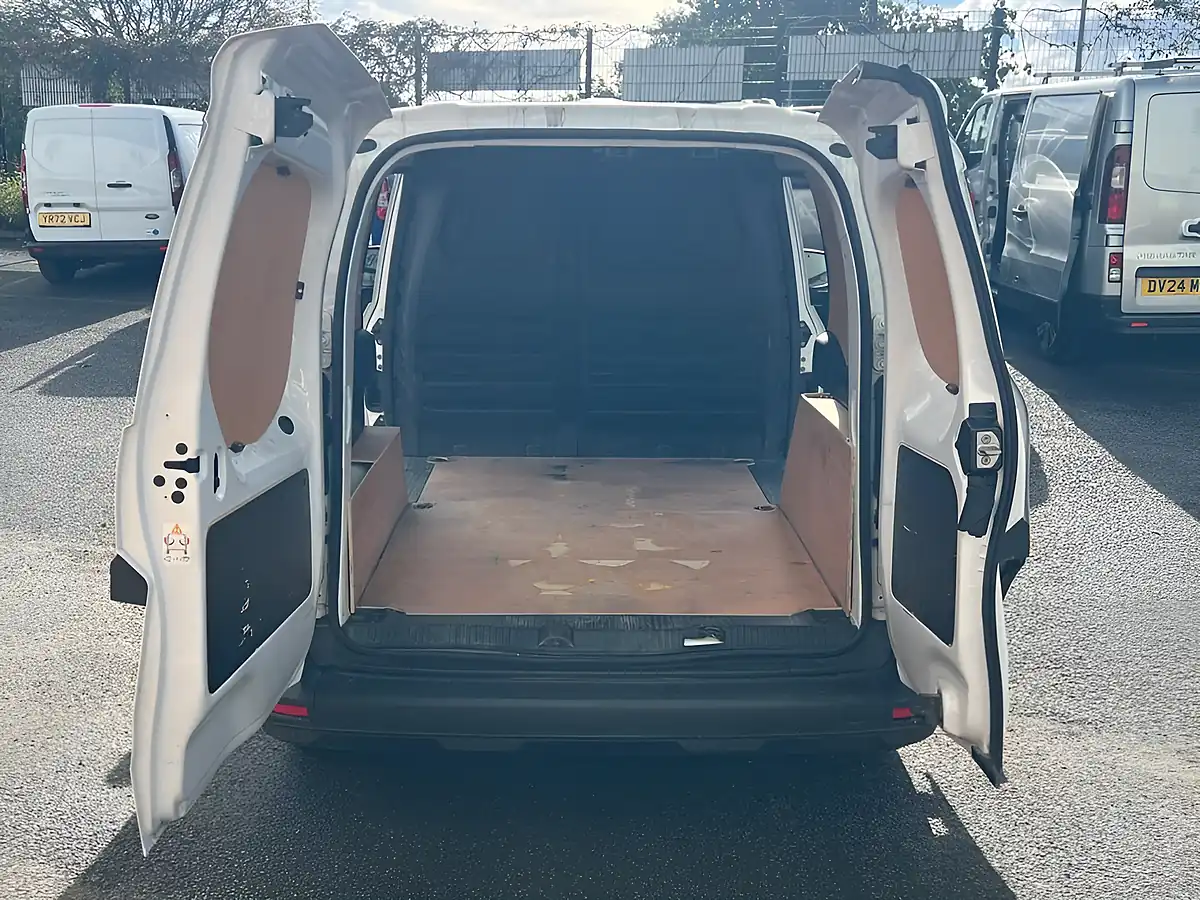 Used 2023 Renault Kangoo Start White - Interior and Exterior details 5