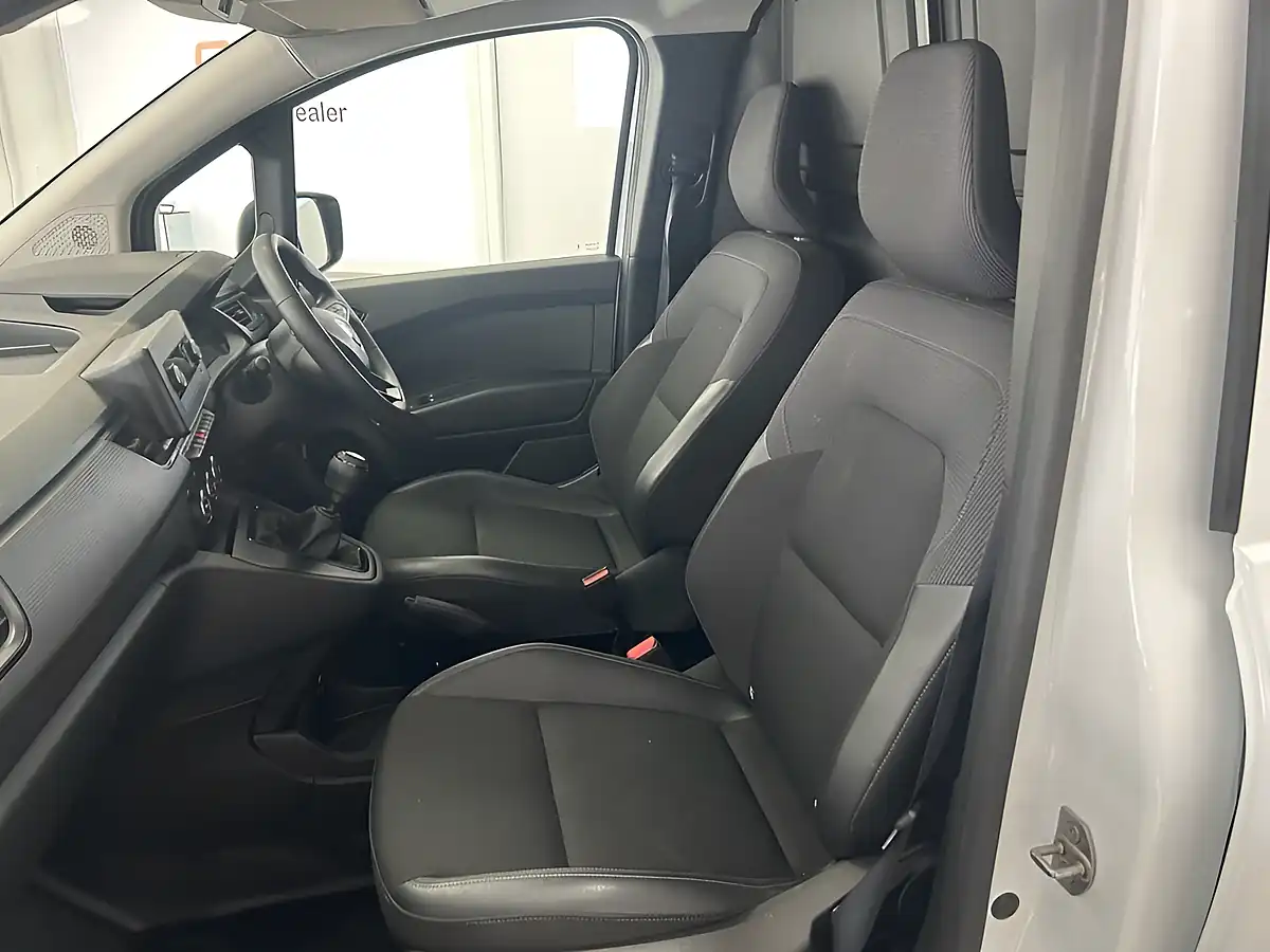 Used 2023 Renault Kangoo Start White - Interior and Exterior details 18