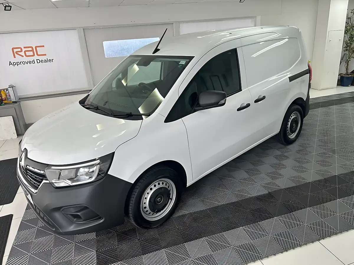 Used 2023 Renault Kangoo Start White - Interior and Exterior details 8