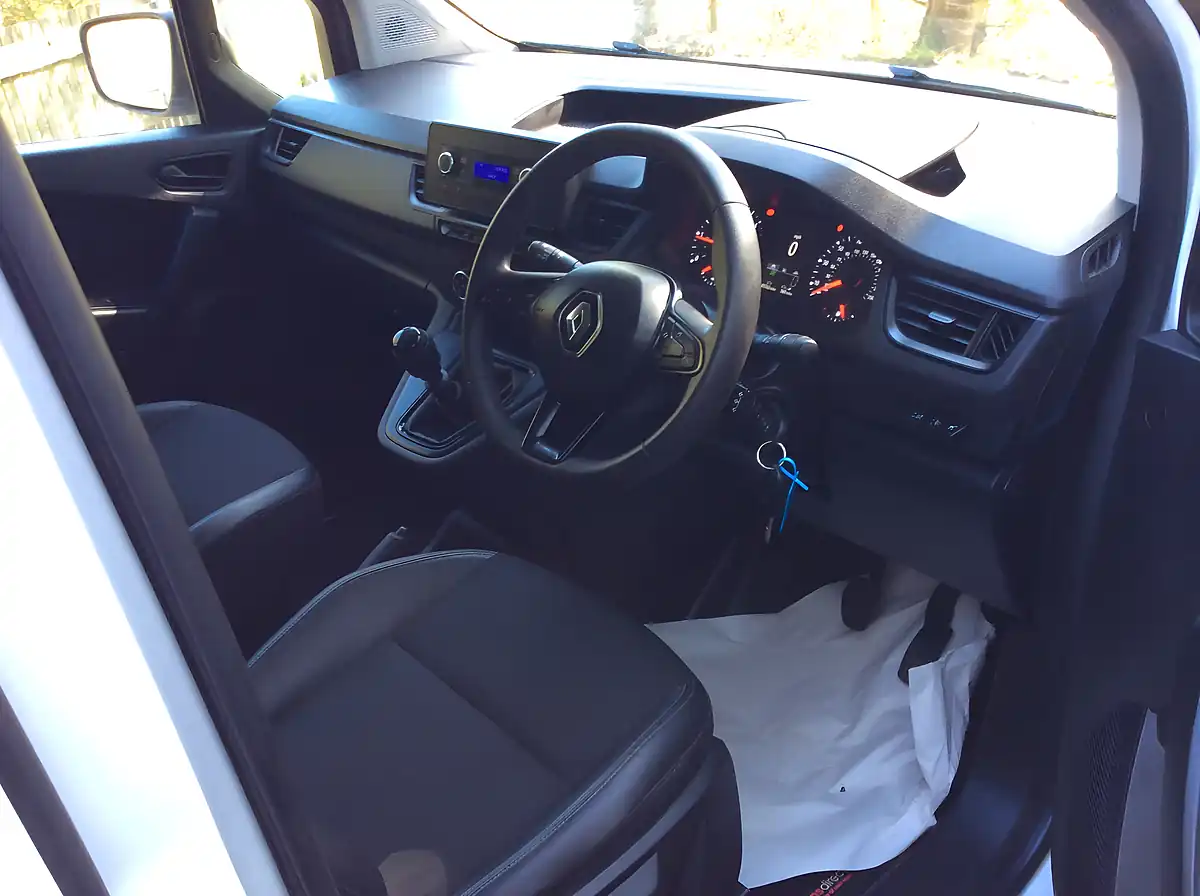 Used 2023 Renault Kangoo Start White - Interior and Exterior details 11