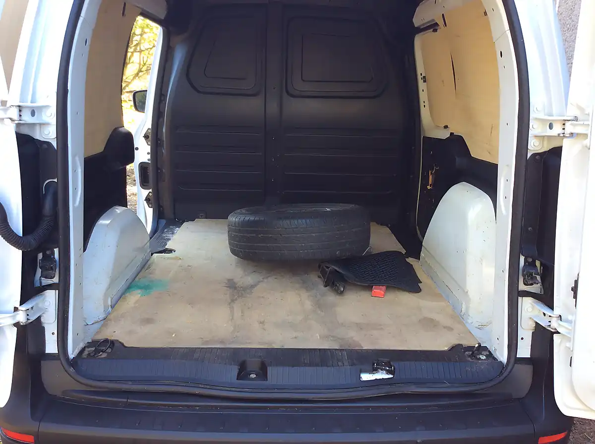 Used 2023 Renault Kangoo Start White - Interior and Exterior details 14