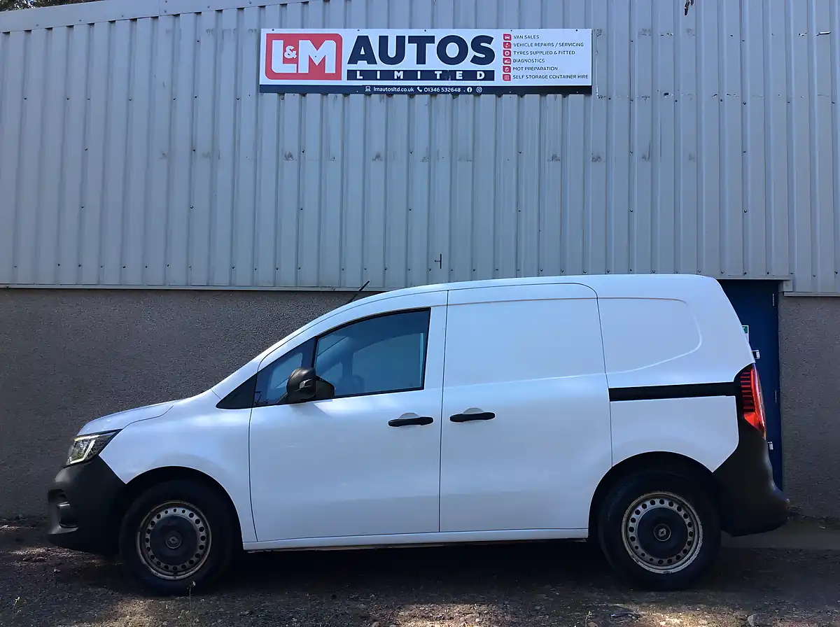 Used 2023 Renault Kangoo Start White - Interior and Exterior details 4