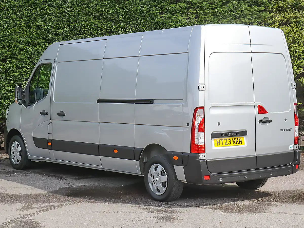 Used 2023 Renault Master 35 Business+ Grey - Interior and Exterior details 11