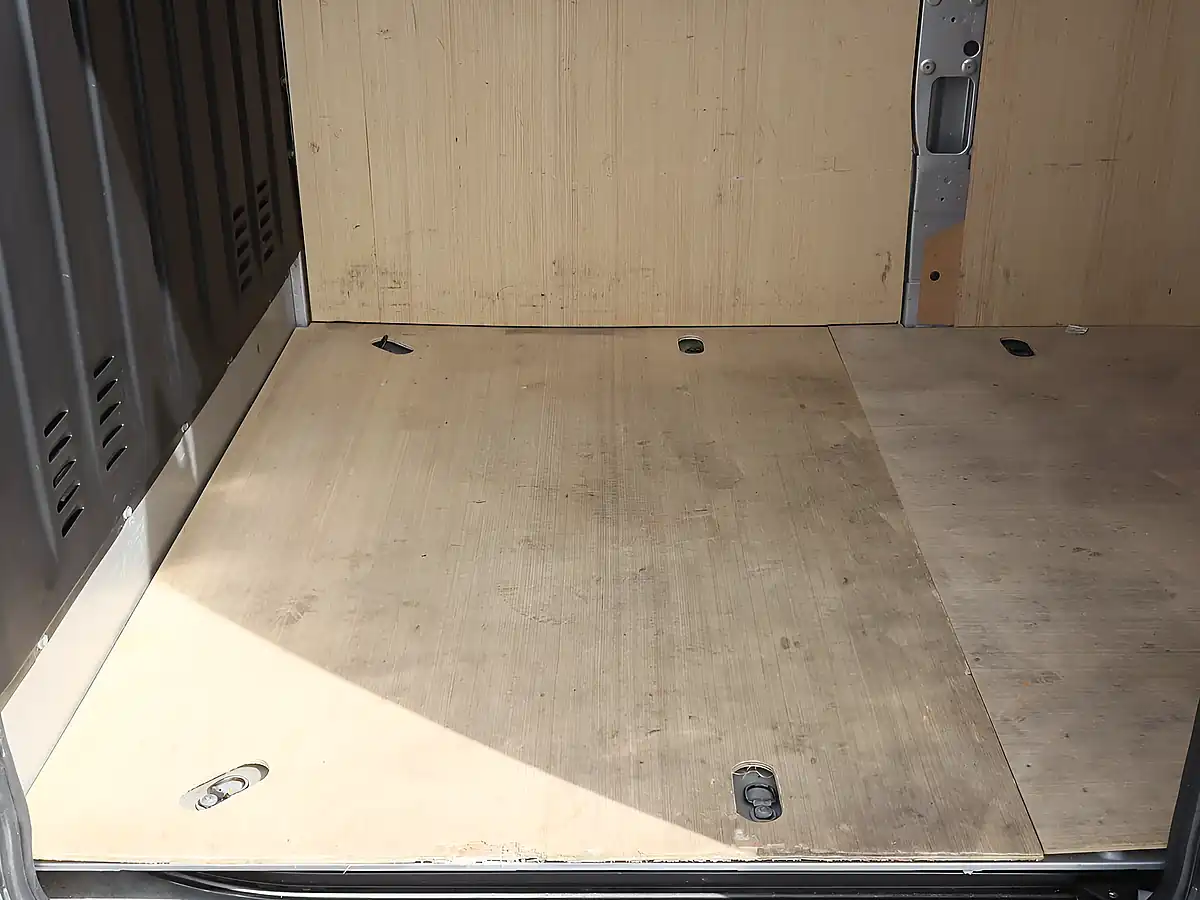 Used 2023 Renault Master 35 Business+ Grey - Interior and Exterior details 14