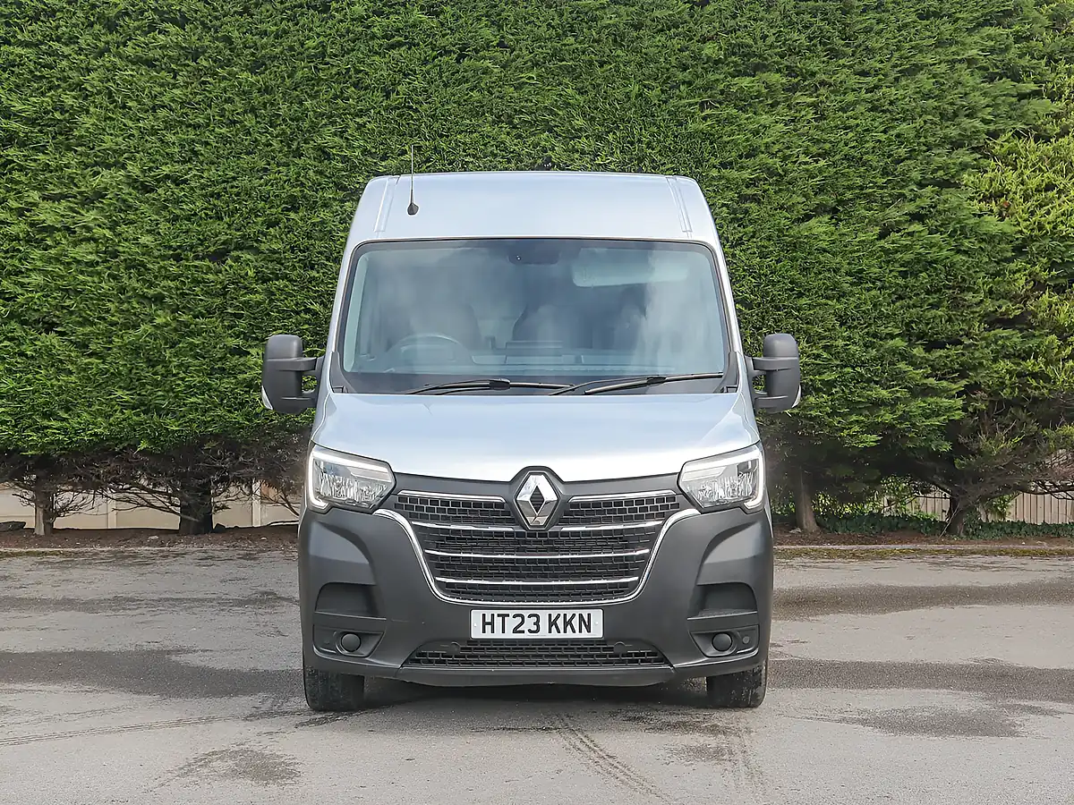 Used 2023 Renault Master 35 Business+ Grey - Interior and Exterior details 3