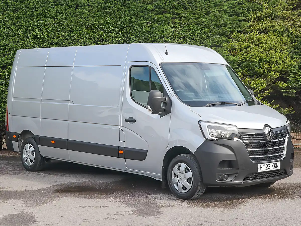 Used 2023 Renault Master 35 Business+ Grey - Interior and Exterior details 4