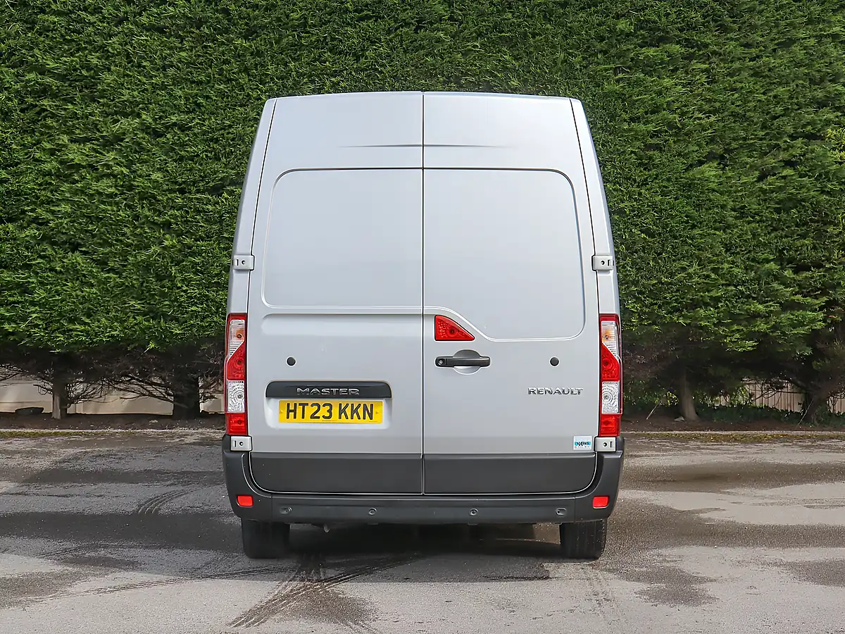 Used 2023 Renault Master 35 Business+ Grey - Interior and Exterior details 7