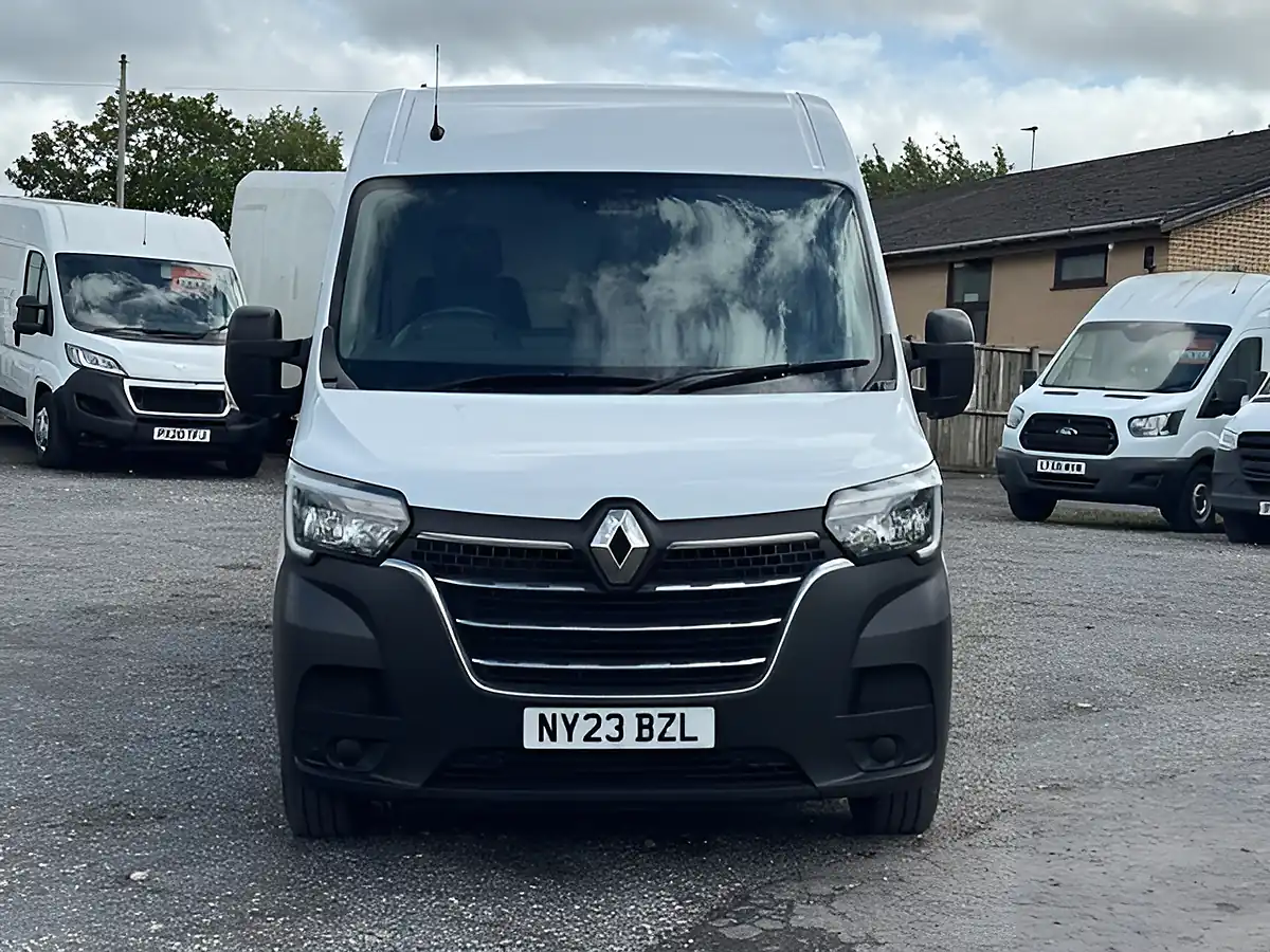 Used 2023 Renault Master Advance White - Interior and Exterior details 12