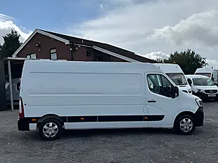 Used 2023 Renault Master Advance White - Interior and Exterior details 5