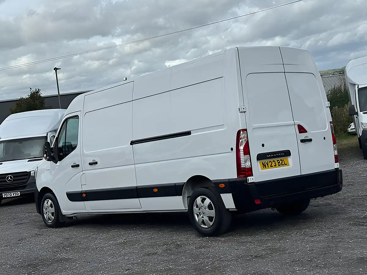 Used 2023 Renault Master Advance White - Interior and Exterior details 7