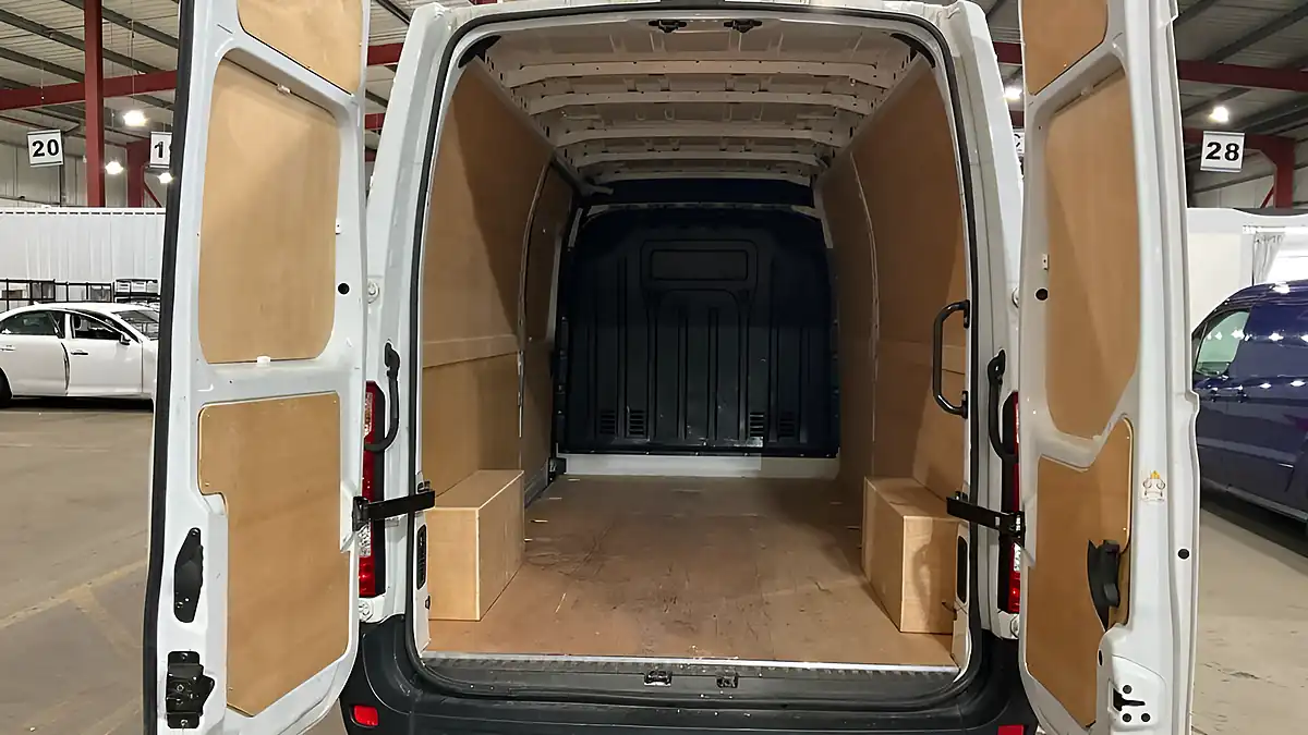 Used 2023 Renault Master Advance White - Interior and Exterior details 4