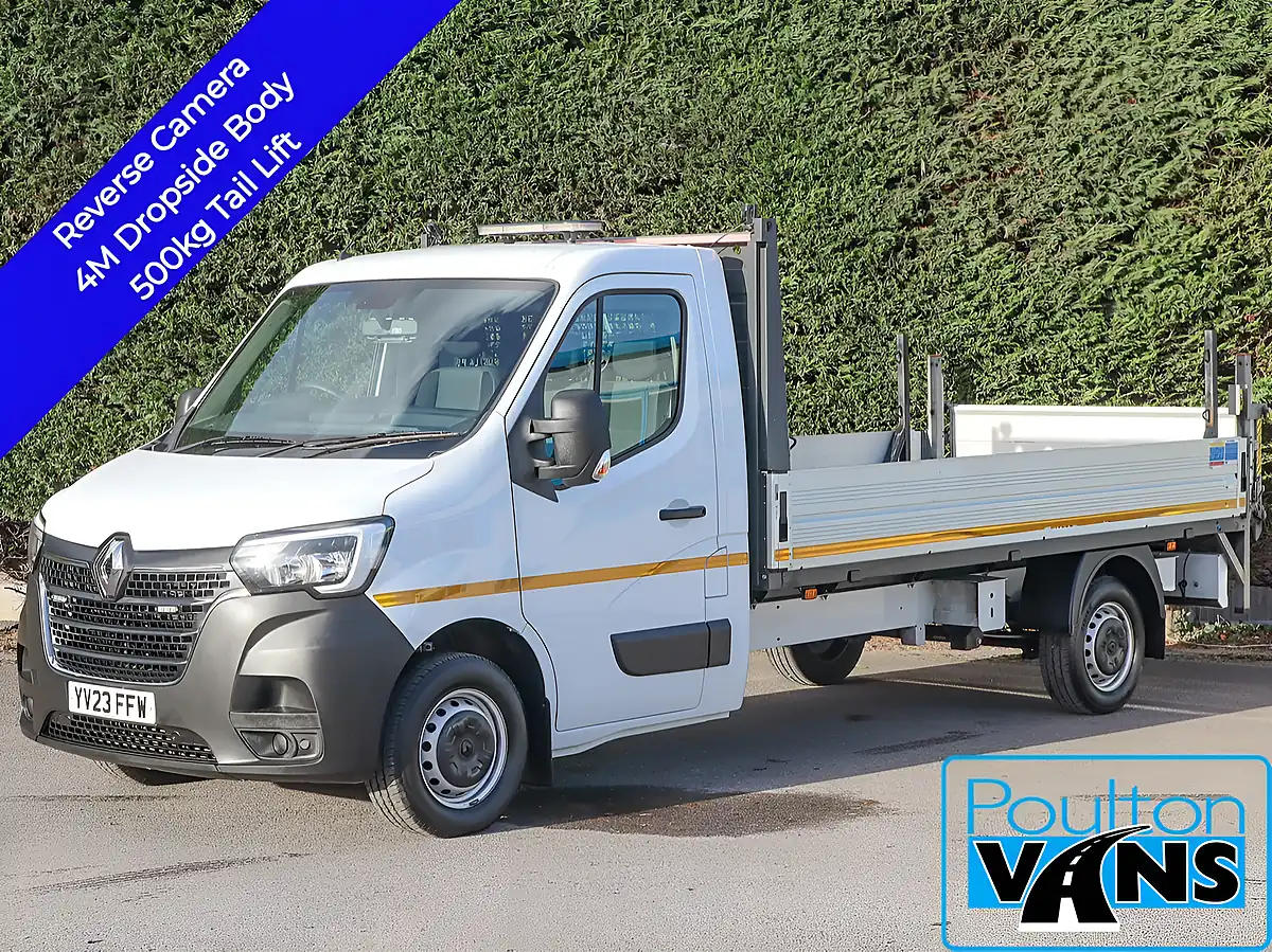 Used 2023 Renault Master Business Energy Mineral White - Front View