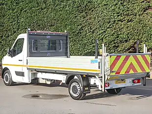 Used 2023 Renault Master Business Energy Mineral White - Interior and Exterior details 14