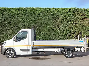 Used 2023 Renault Master Business Energy Mineral White - Interior and Exterior details 16