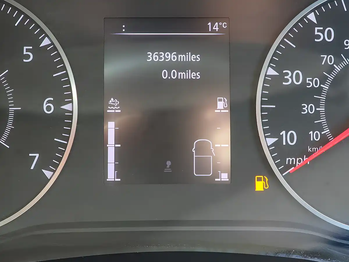 Used 2023 Renault Master Business Energy Mineral White - Interior and Exterior details 18