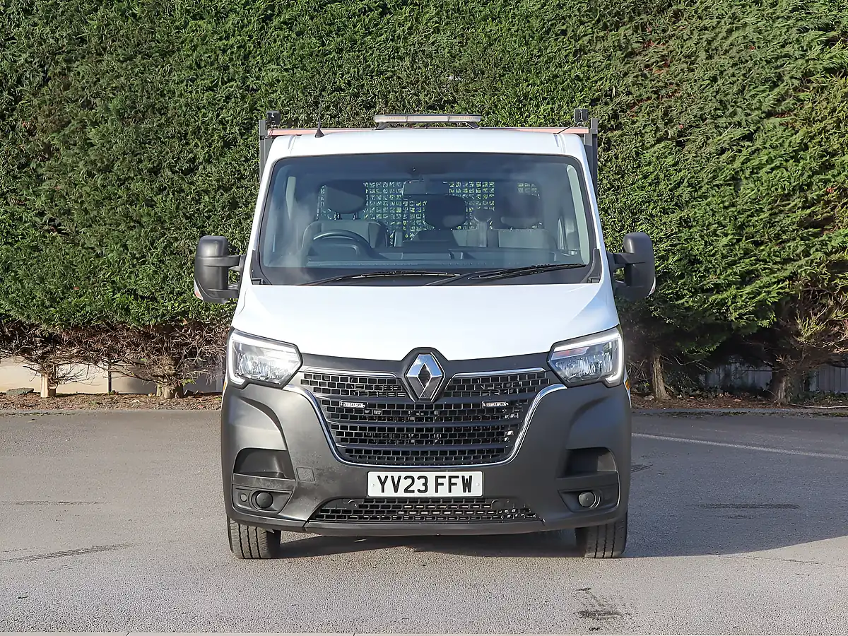Used 2023 Renault Master Business Energy Mineral White - Interior and Exterior details 3