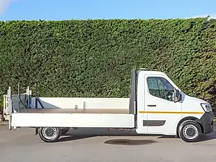 Used 2023 Renault Master Business Energy Mineral White - Interior and Exterior details 6