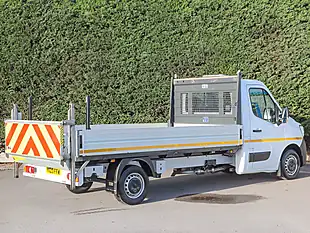 Used 2023 Renault Master Business Energy Mineral White - Interior and Exterior details 7
