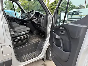 Used 2023 Renault Master Business+ Grey - Interior and Exterior details 11