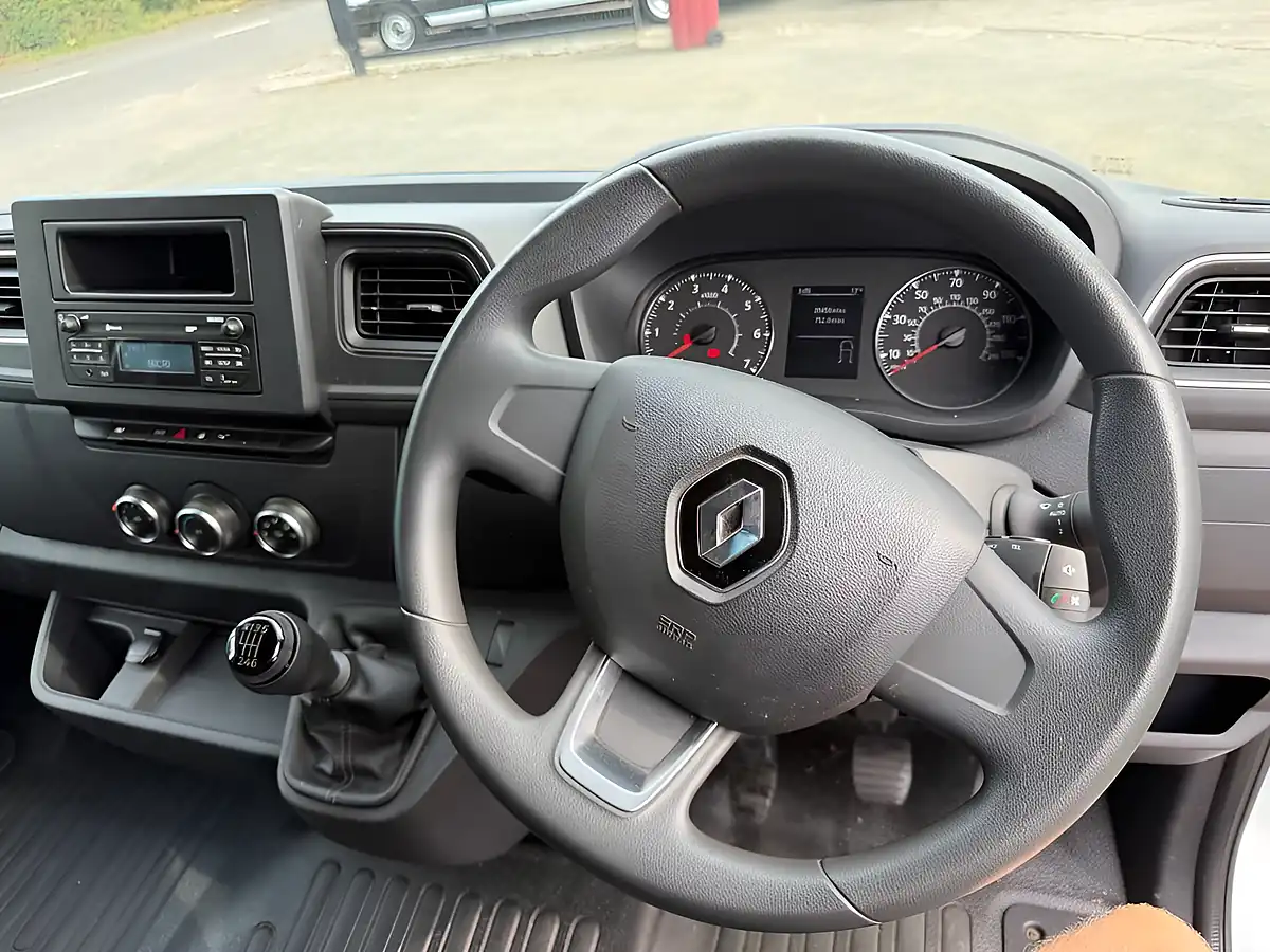 Used 2023 Renault Master Business+ Grey - Interior and Exterior details 12
